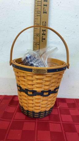 Longaberger Basket , Collector club J.W. collection miniature 2000?S Edition