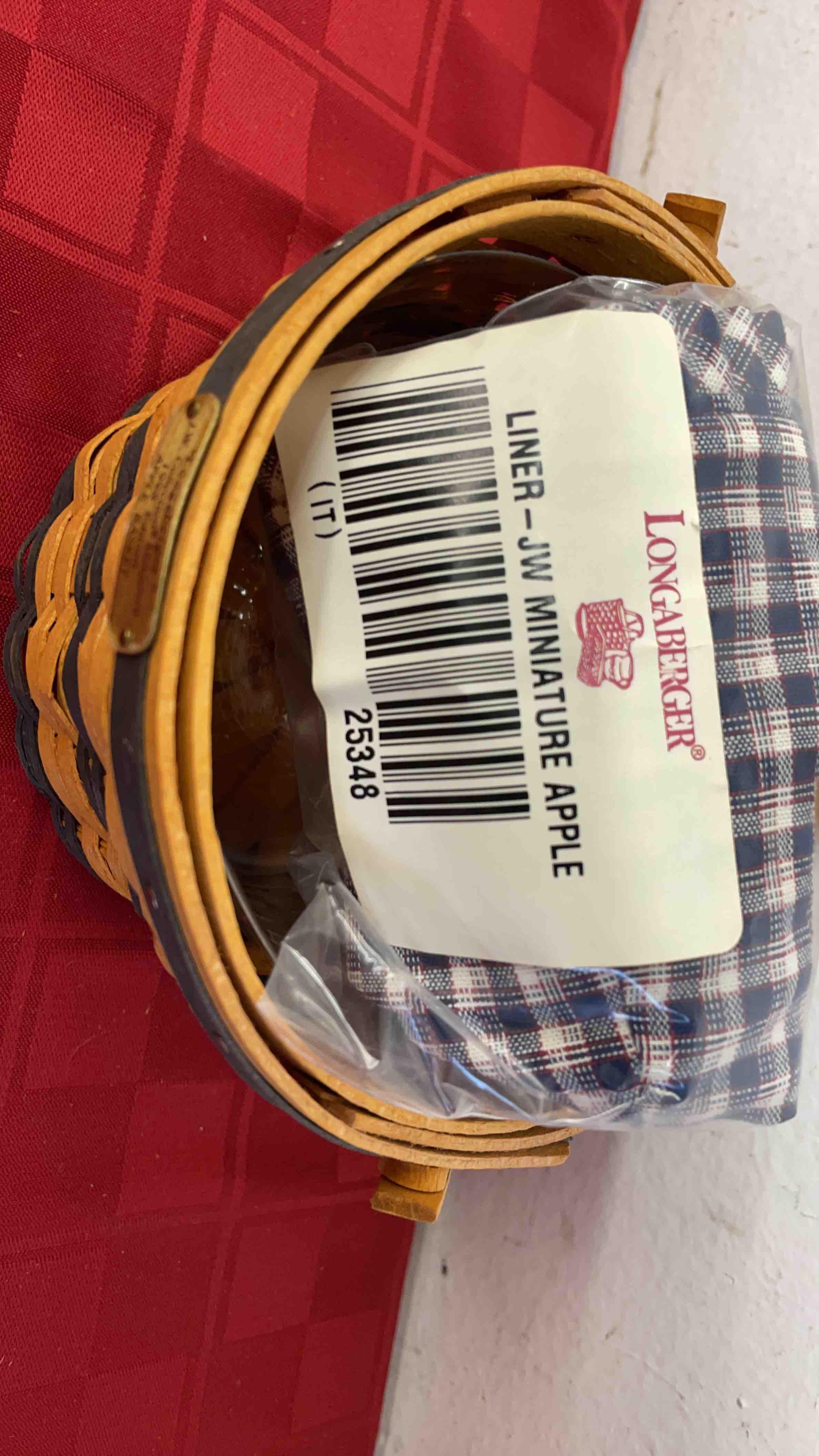 Longaberger Basket , Collector club J.W. collection miniature 2000?S Edition