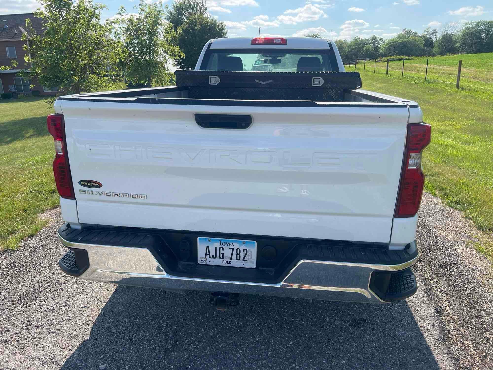 LOW MILES-2020 Chevy Silverado Reg WT 2wd 4.3 eco tech v6 31,000 mile s