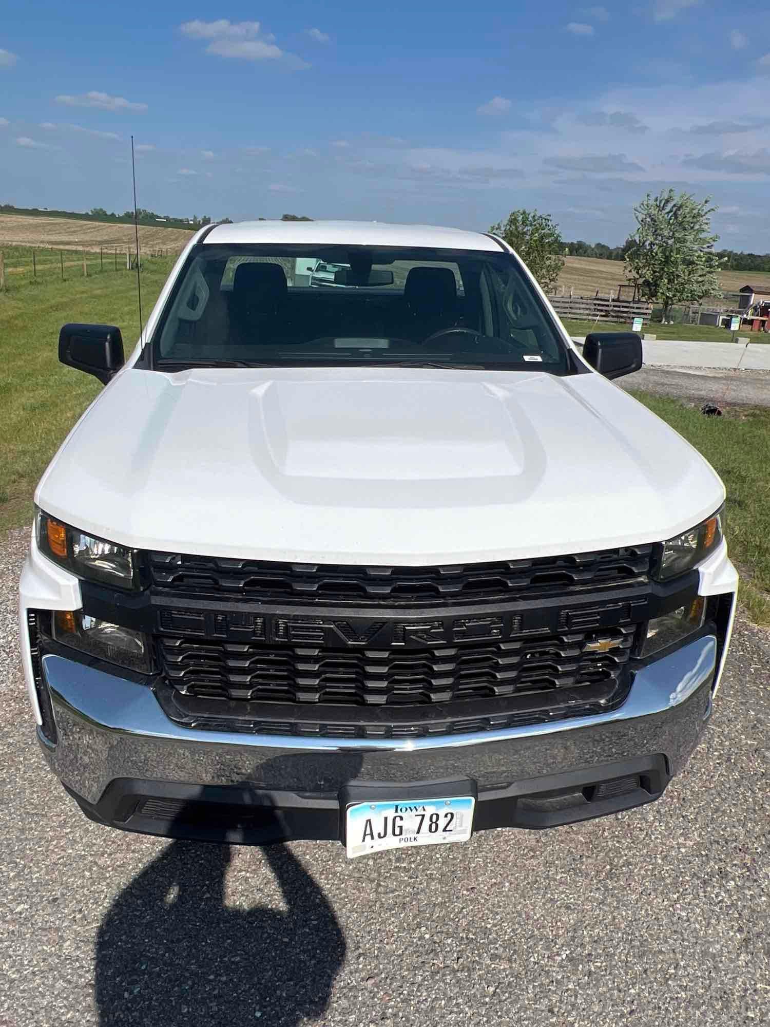 LOW MILES-2020 Chevy Silverado Reg WT 2wd 4.3 eco tech v6 31,000 mile s