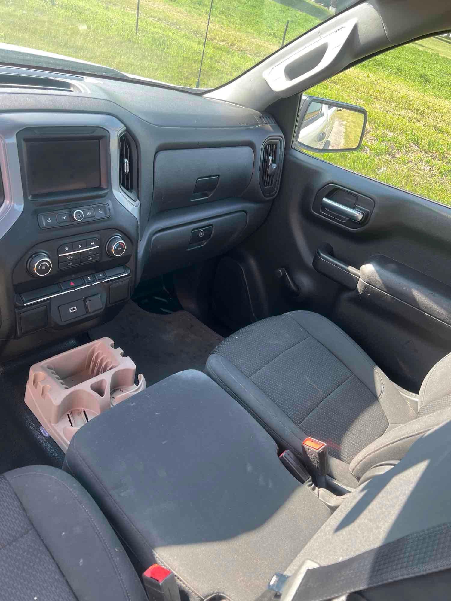 LOW MILES-2020 Chevy Silverado Reg WT 2wd 4.3 eco tech v6 31,000 mile s