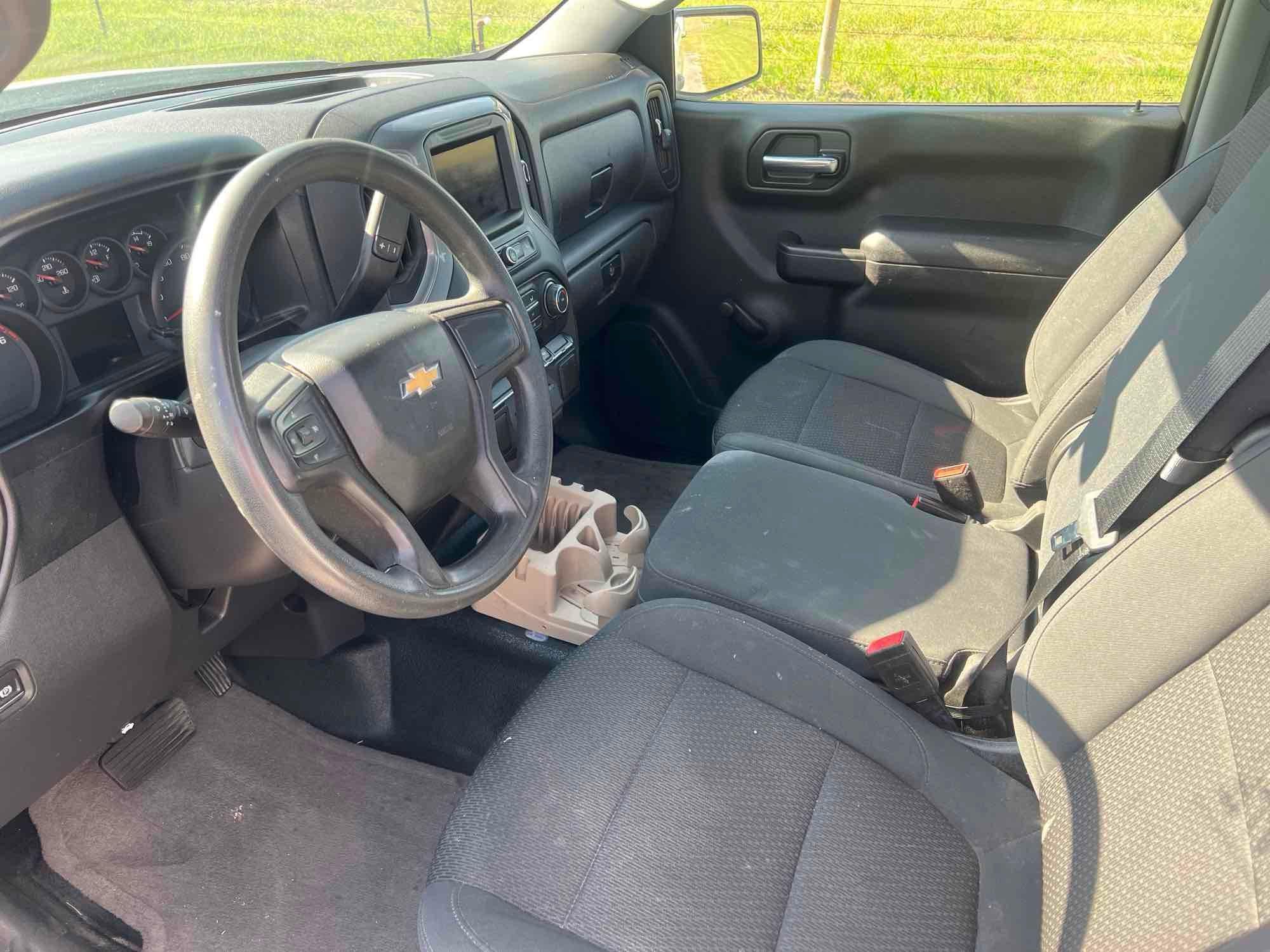LOW MILES-2020 Chevy Silverado Reg WT 2wd 4.3 eco tech v6 31,000 mile s