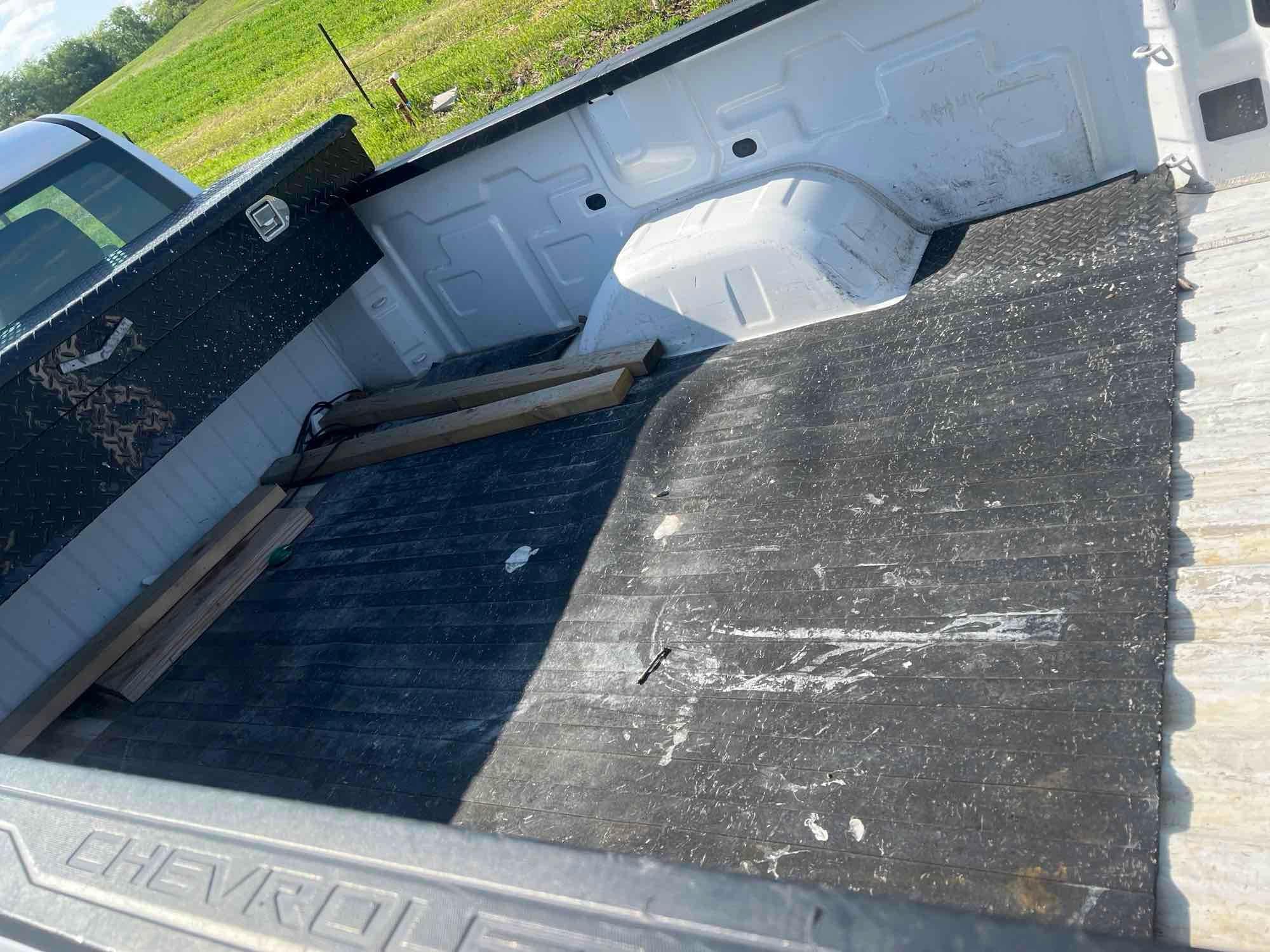 LOW MILES-2020 Chevy Silverado Reg WT 2wd 4.3 eco tech v6 31,000 mile s