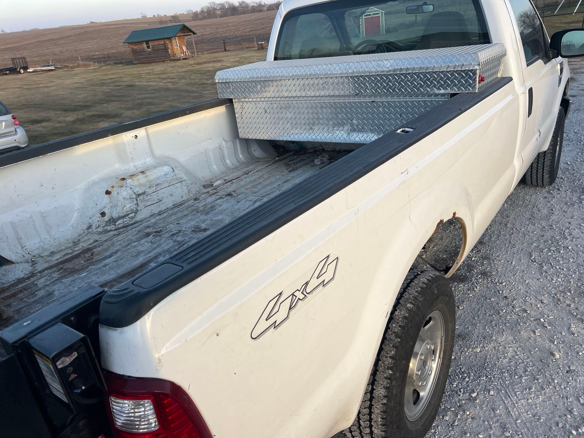 62668-2008 Ford F-250 XLT 4x4 with 119k miles Tommy Gate and Plow mounts