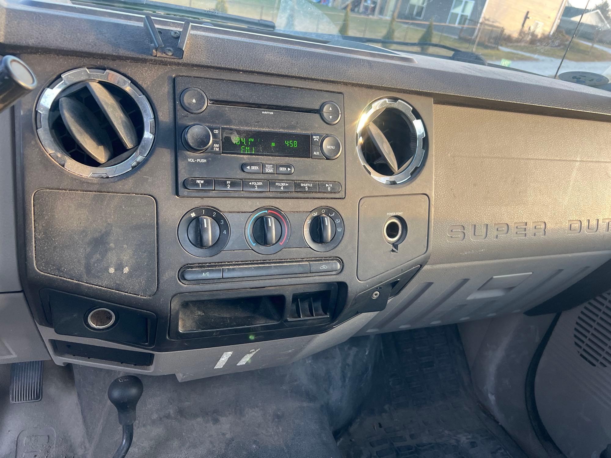 62668-2008 Ford F-250 XLT 4x4 with 119k miles Tommy Gate and Plow mounts