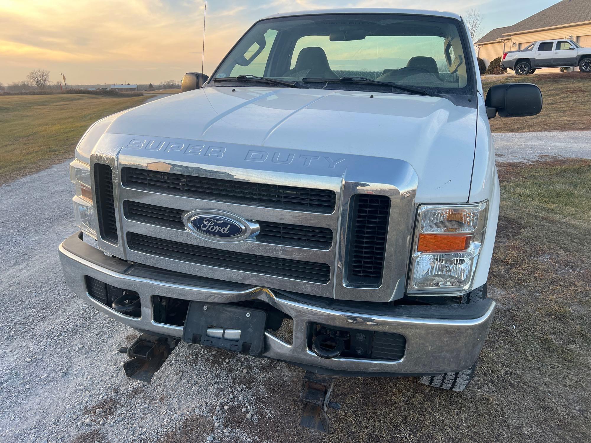 62668-2008 Ford F-250 XLT 4x4 with 119k miles Tommy Gate and Plow mounts