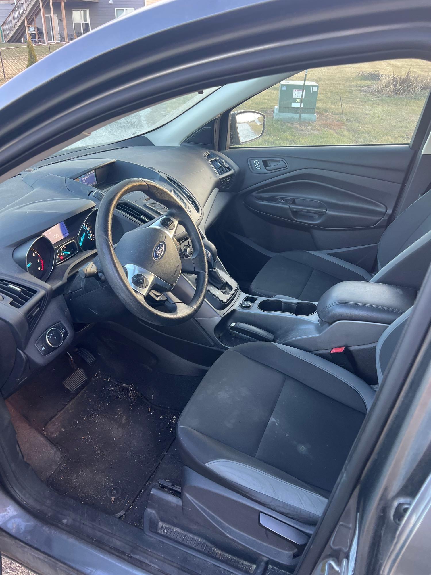 24773-2013 Ford Escape 142k miles runs and drives