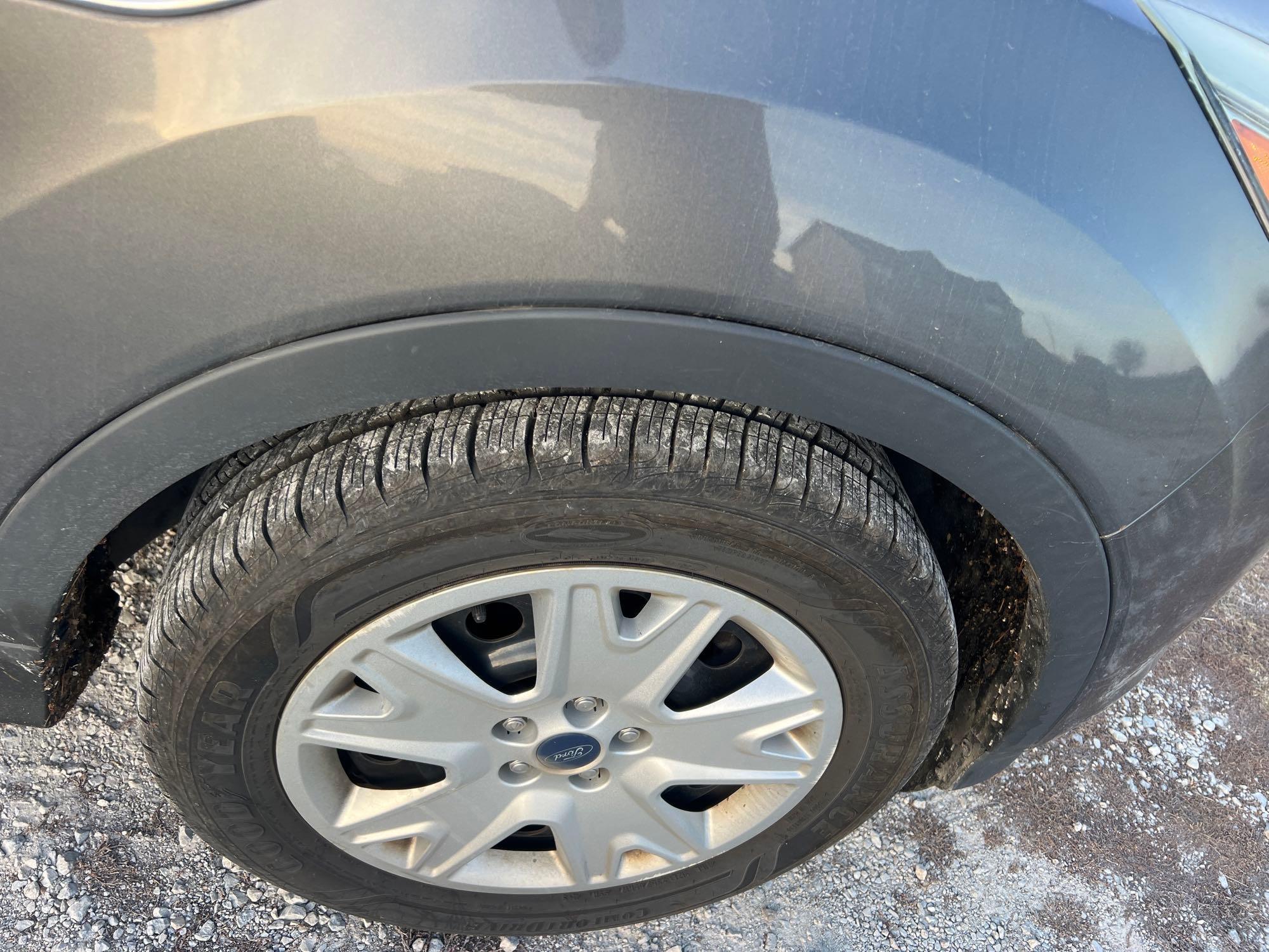 24773-2013 Ford Escape 142k miles runs and drives