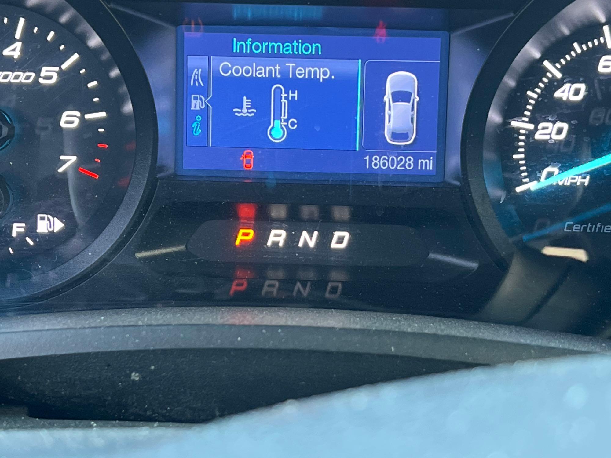 28479-2013 Ford Explorer AWD Police Interceptor 186k miles front tire goes down runs and drives