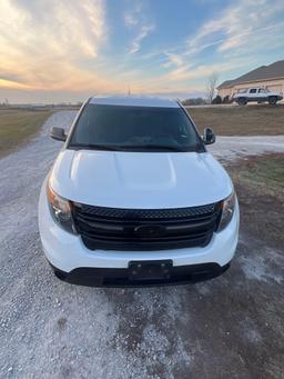 28479-2013 Ford Explorer AWD Police Interceptor 186k miles front tire goes down runs and drives
