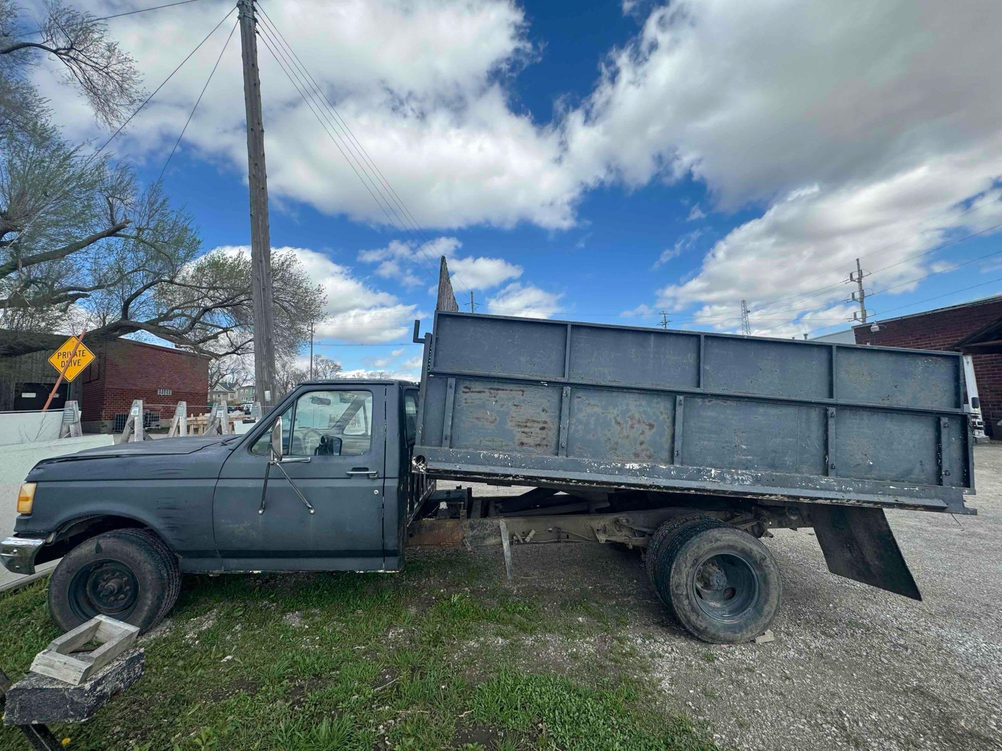 1989 Ford, F250 dually dump truck with V8 manual runs and drives