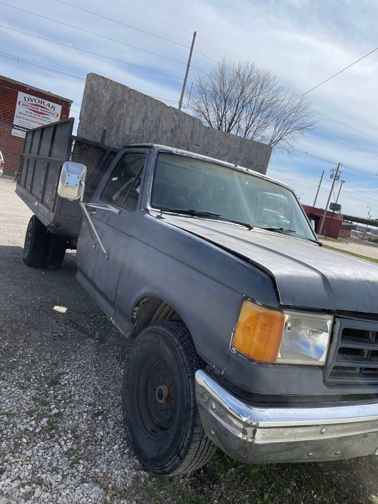 1989 Ford, F250 dually dump truck with V8 manual runs and drives