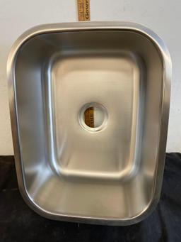 sink 17 3/4x 23 1/4?