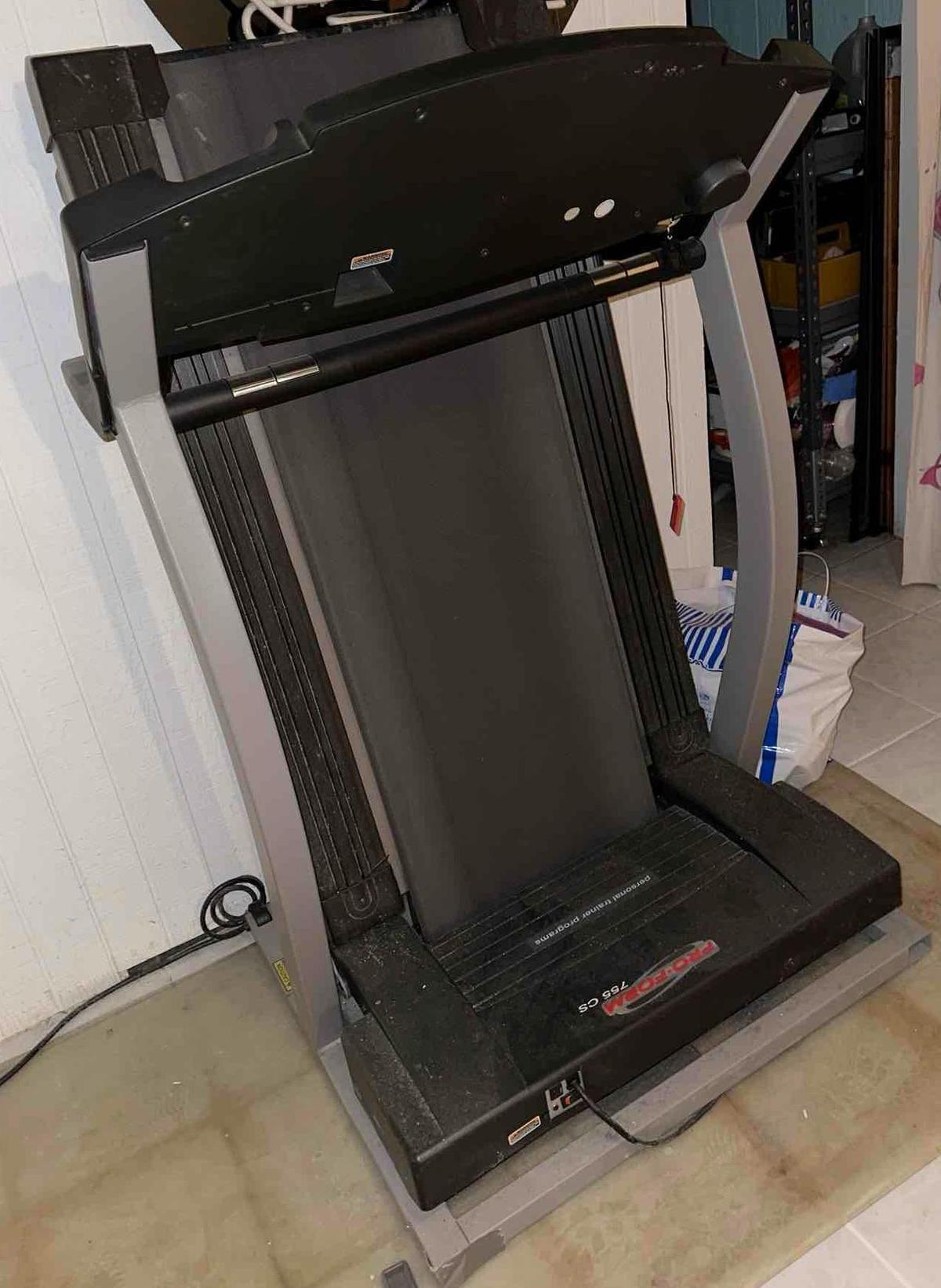 PRO FORM 755 CS TREADMILL FOLDABLE