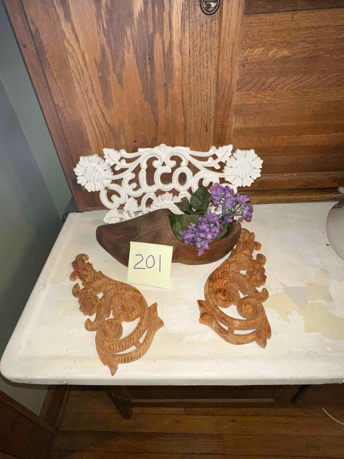 WOODEN SHOE AND OTHER DECORATIONS