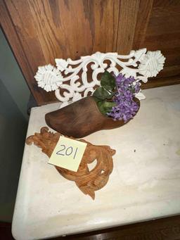 WOODEN SHOE AND OTHER DECORATIONS