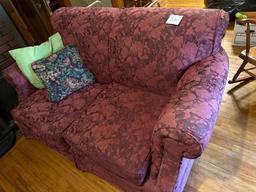 RED FLORAL LOVESEAT NFM