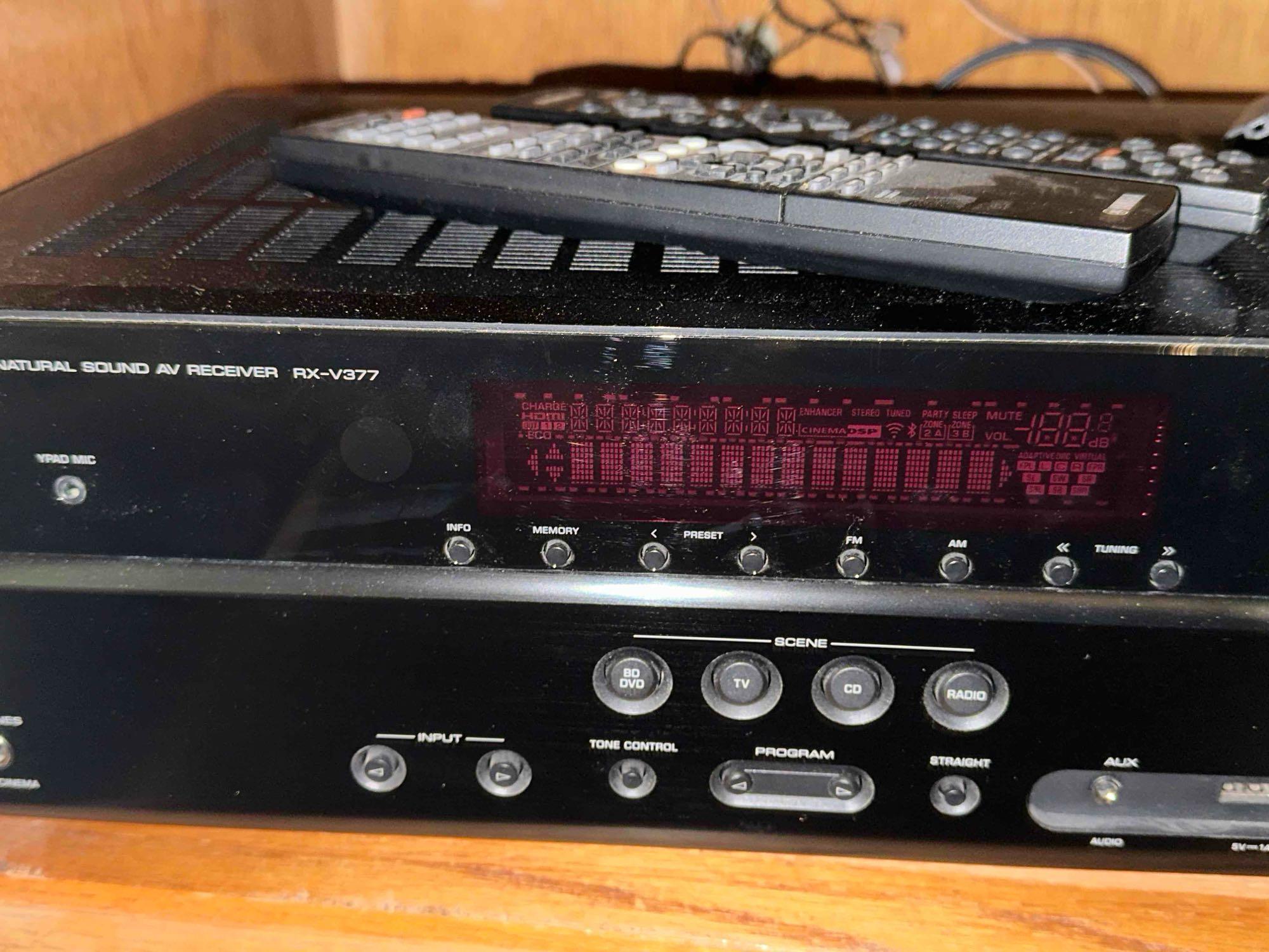 YAMAHA NATURAL SOUND AV RECEIVER AND VHS DVD PLAYER