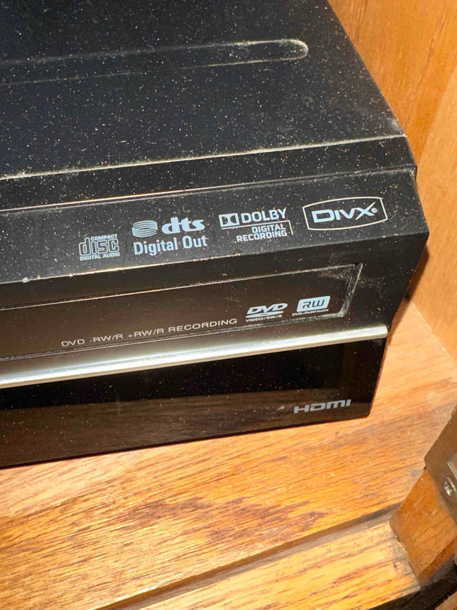 YAMAHA NATURAL SOUND AV RECEIVER AND VHS DVD PLAYER