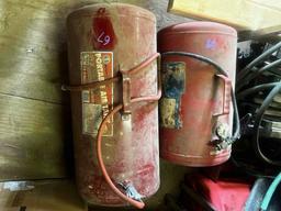 2 air tanks