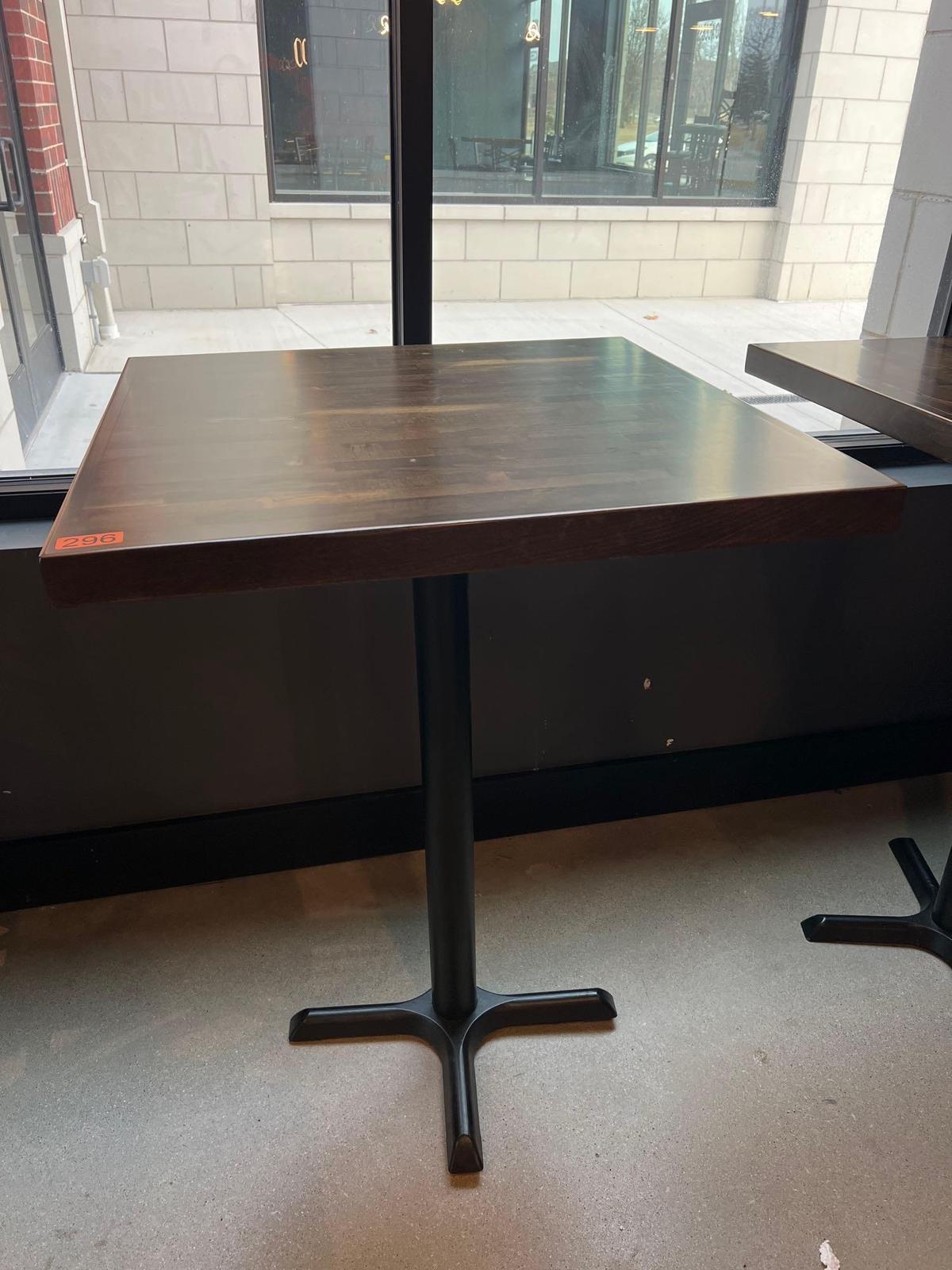 30x30x42 table