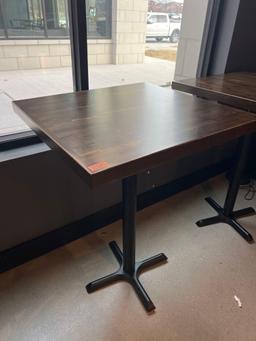 30x30x42 table