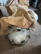 large pressure cooker pot, and stack cloths