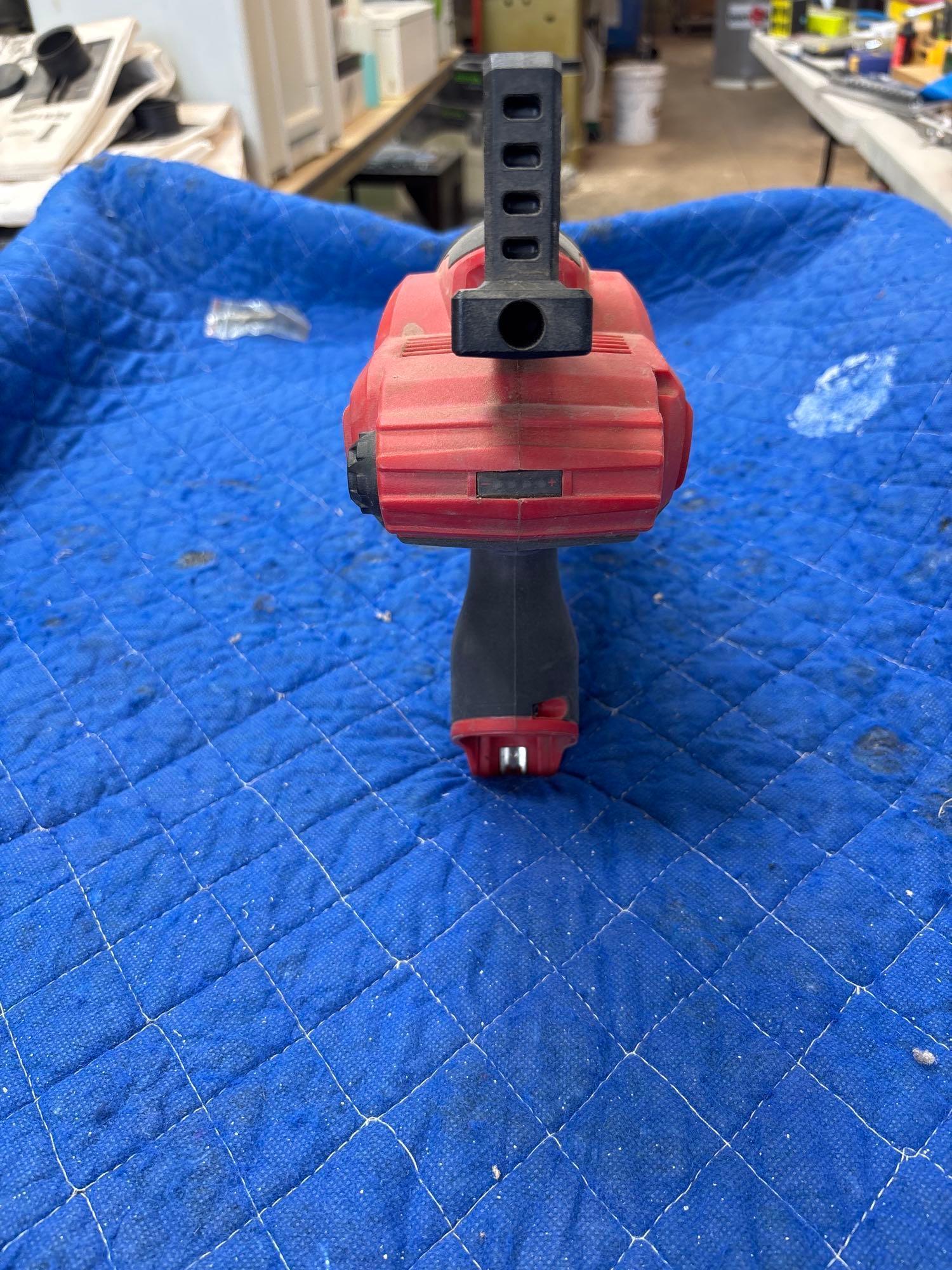 Milwaukee 12volt caulk and adhesive gun