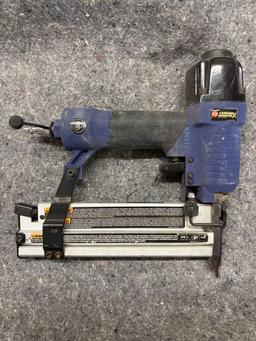 Campbell Hausfeld 18 gauge nailer stapler