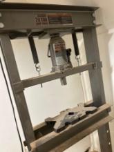 Central Machinery 20 ton hydraulic bottle jack press