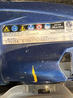 Graco ultra handleless handheld sprayer uses 20v DeWaltwith case
