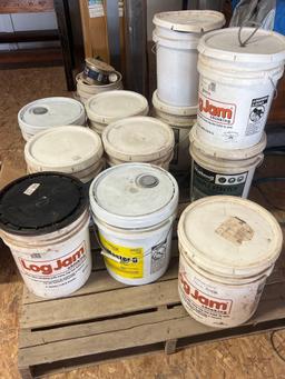 Log Jam - Chinking, plus cleaner various qualities in buckets