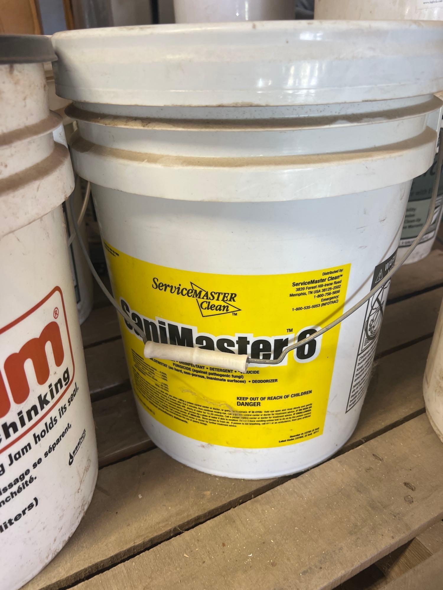 Log Jam - Chinking, plus cleaner various qualities in buckets