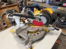 DeWalt 20V cordless compound miter saw