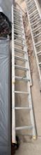 approx 28ft aluminum extension ladder