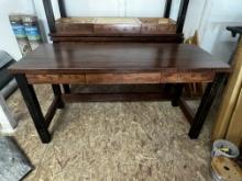 Approx 5 ft wide by 2ft deep desks/tables Nice