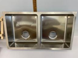 31 1/4x18x6 double sink new
