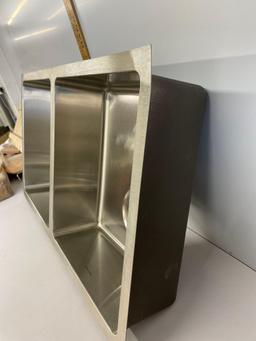 31 1/4x18x6 double sink new