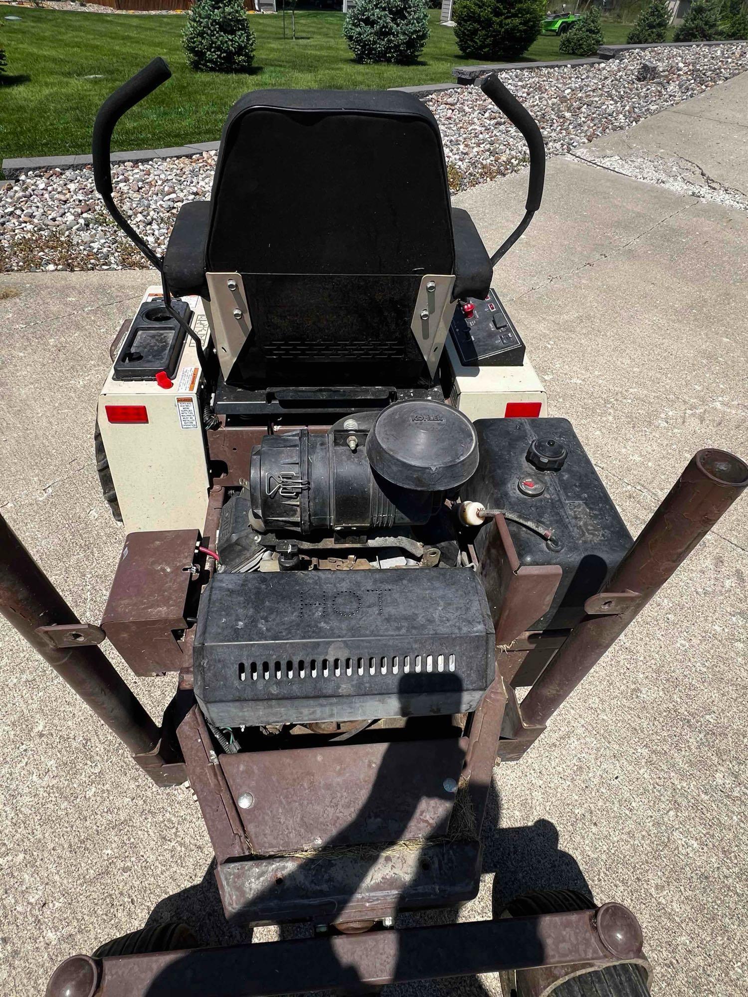 Grasshopper 727k zero turn with 61 inch deck and 887 hours runs and operates good