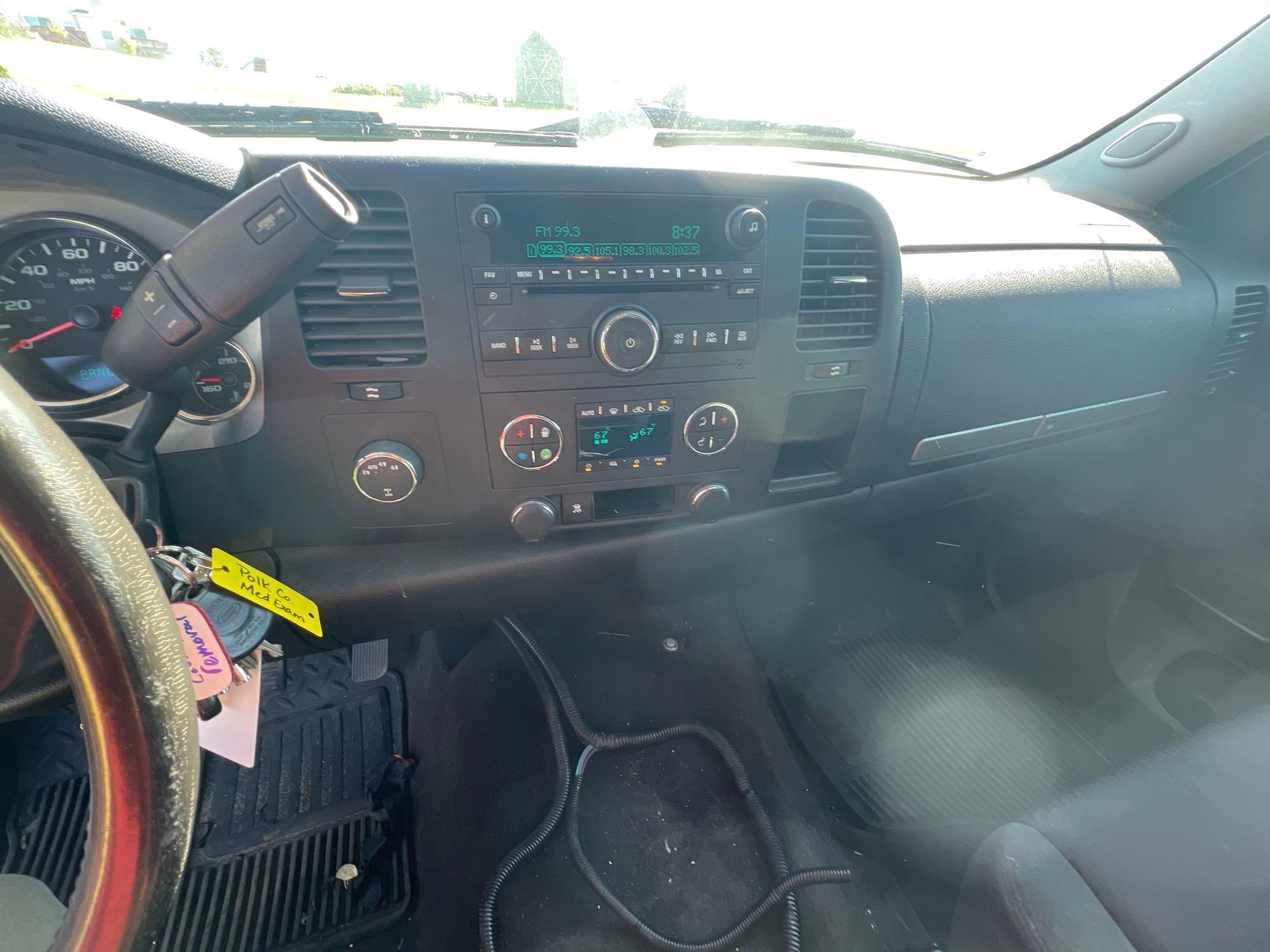 7619-2011 Chevy Silverado K1500 LTextended cab with 121k miles and topper with storage