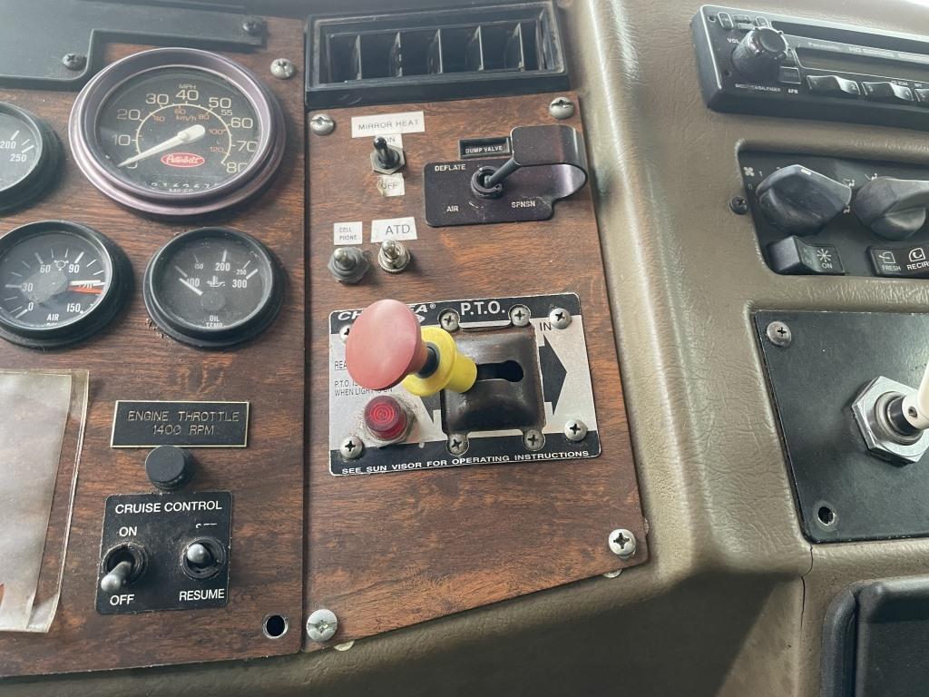 1999 Peterbilt 330 S/A Mobile Office Truck
