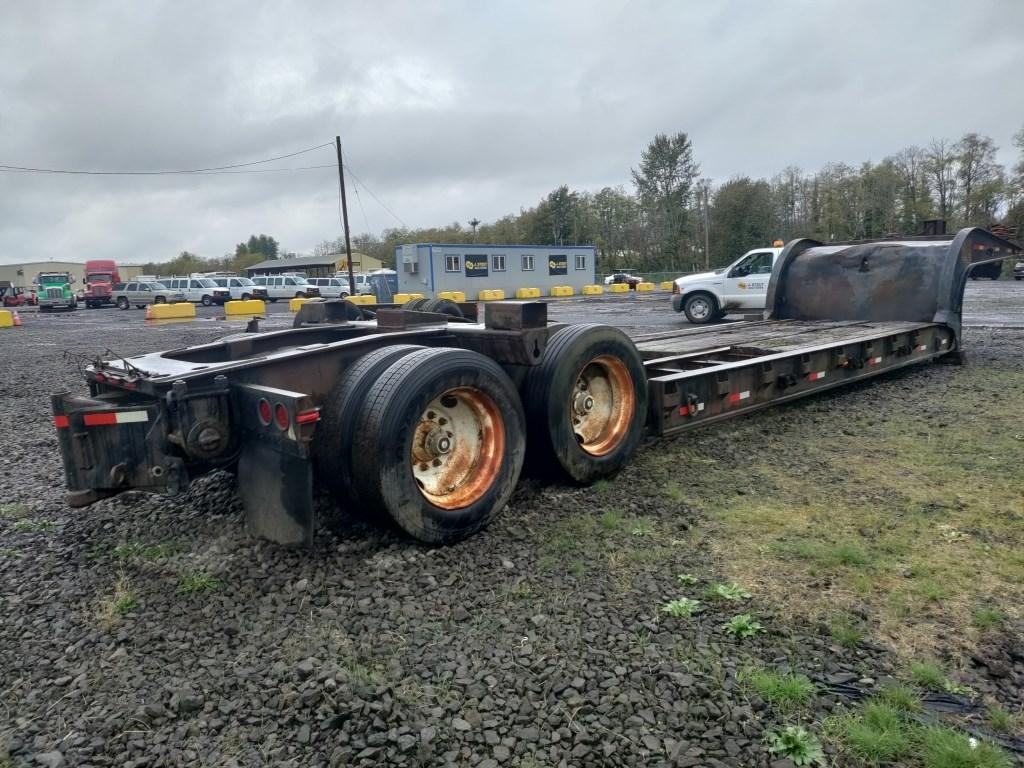 1972 Peerless M202DG T/A Lowboy Trailer