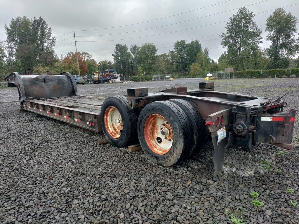 1972 Peerless M202DG T/A Lowboy Trailer