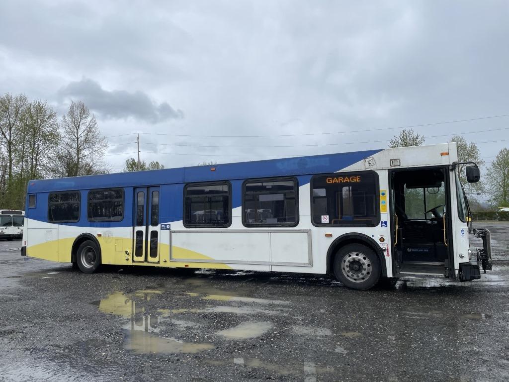 2003 New Flyer D40LF 40' Transit Bus