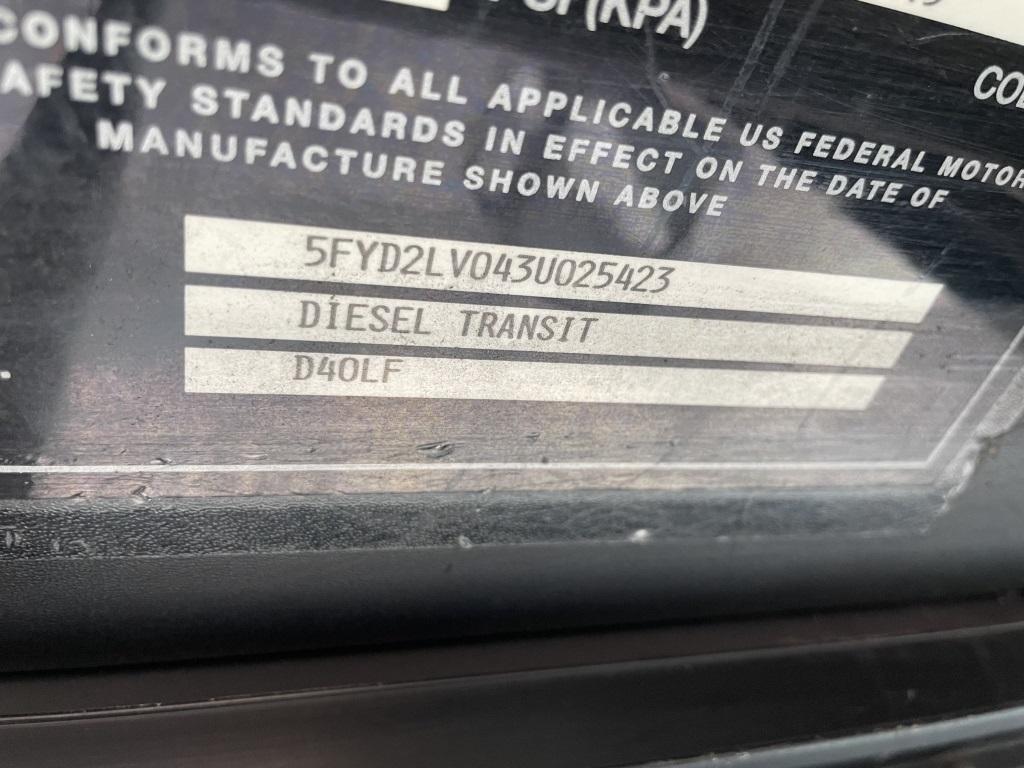 2003 New Flyer D40LF 40' Transit Bus