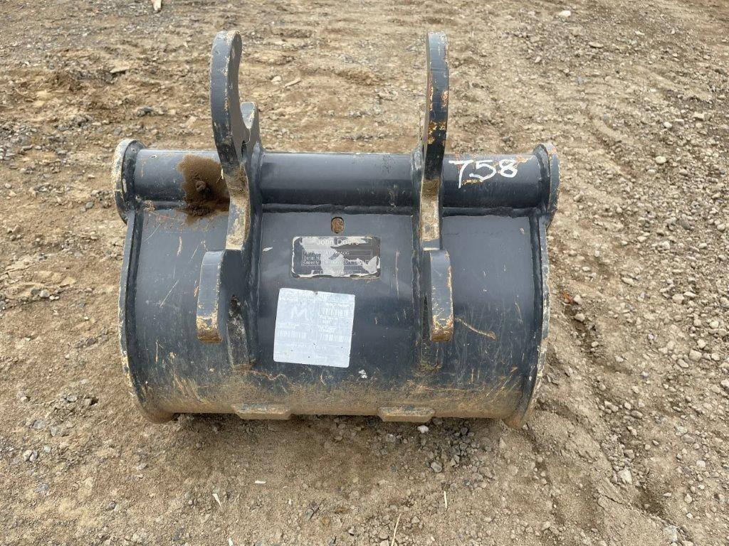 2017 John Deere 18" HD Dig Bucket
