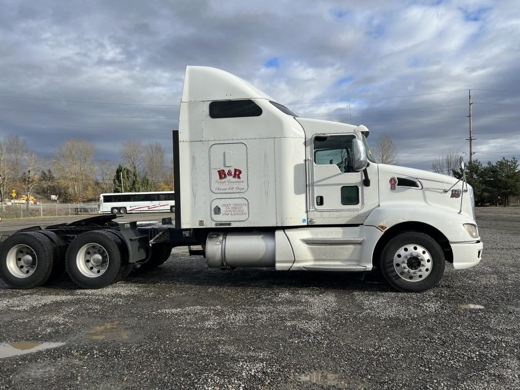 2009 Kenworth T600 T/A Sleeper Truck Tractor