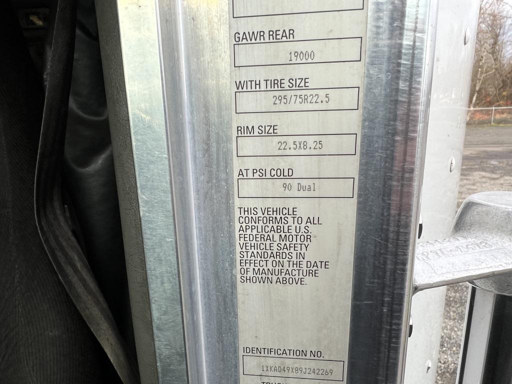 2009 Kenworth T600 T/A Sleeper Truck Tractor