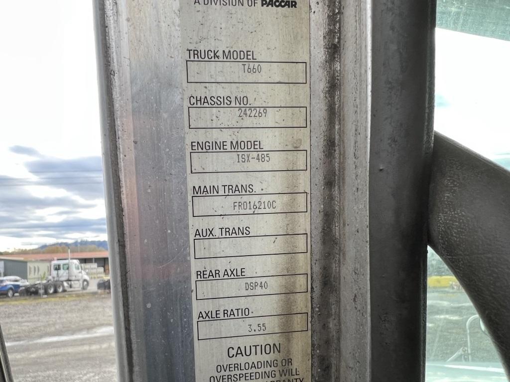 2009 Kenworth T600 T/A Sleeper Truck Tractor