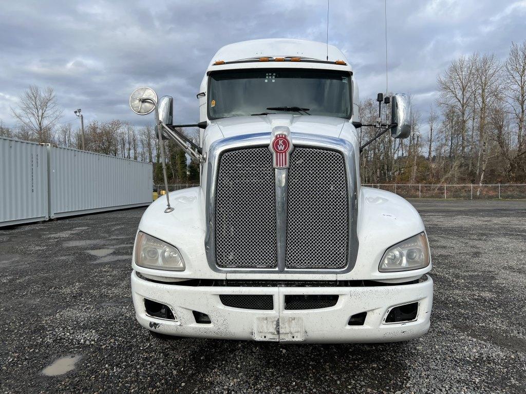 2009 Kenworth T600 T/A Sleeper Truck Tractor